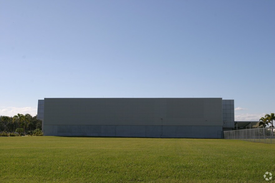 More Photos Of 1110 W Hibiscus Ave, Melbourne Flex For Lease