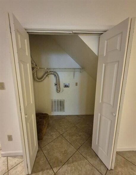 More Photos Of 5917 Plank Rd, Peoria Multifamily For Sale