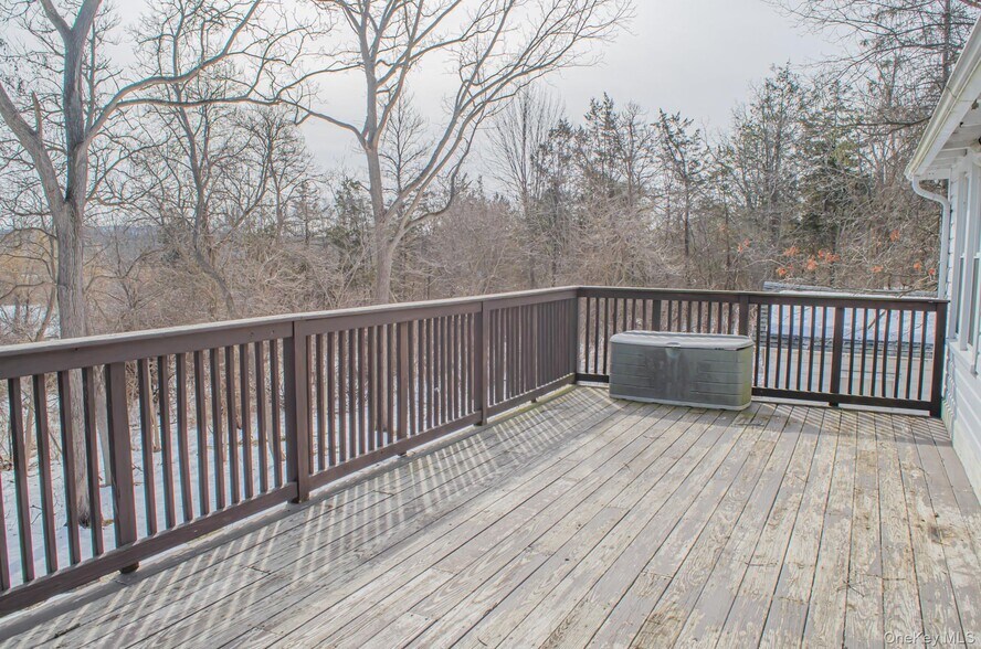 More Photos Of 8874 US Route 9W, Athens Office Residential For Sale