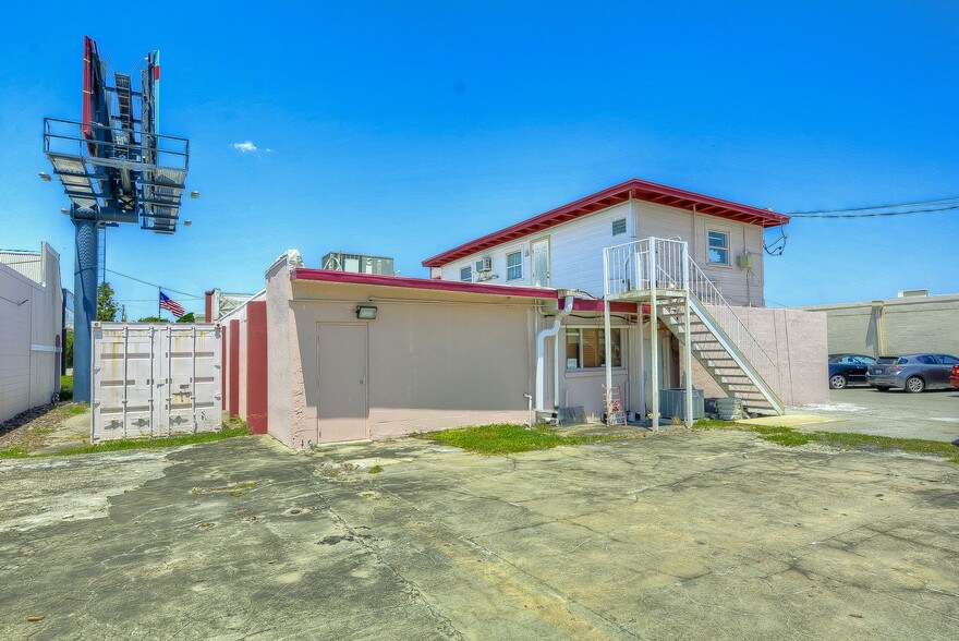 More Photos Of 2102 S Dale Mabry Hwy, Tampa Freestanding For Sale