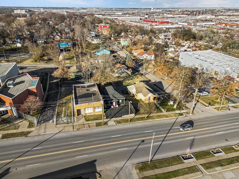 More Photos Of 6632 E Truman Rd, Kansas City General Retail For Sale