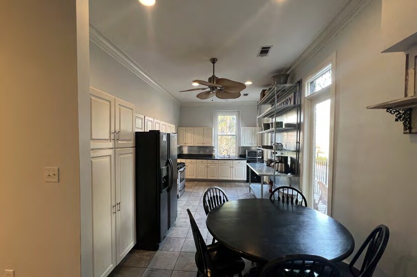 More Photos Of 419 Montgomery St, Savannah Office For Sale