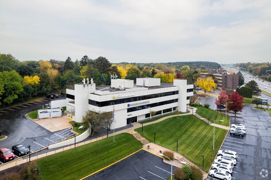 More Photos Of 3001 W Beltline Hwy, Madison Unknown For Lease