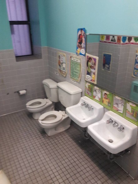 More Photos Of 887 Crotona Pky N, Bronx Apartments For Lease