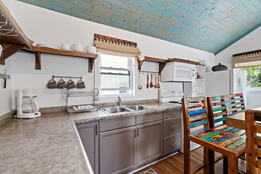 More Photos Of 12343 Lakeshore Rd, Wainfleet Hospitality For Sale