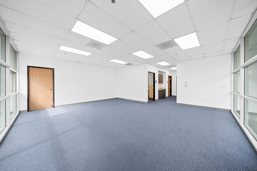 More Photos Of 14920 Hilton Dr, Fontana Warehouse For Lease