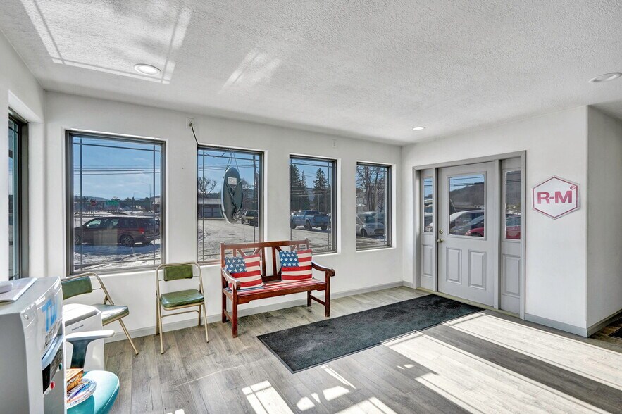 More Photos Of 5220 Maple Ln, Cuba Auto Repair For Sale