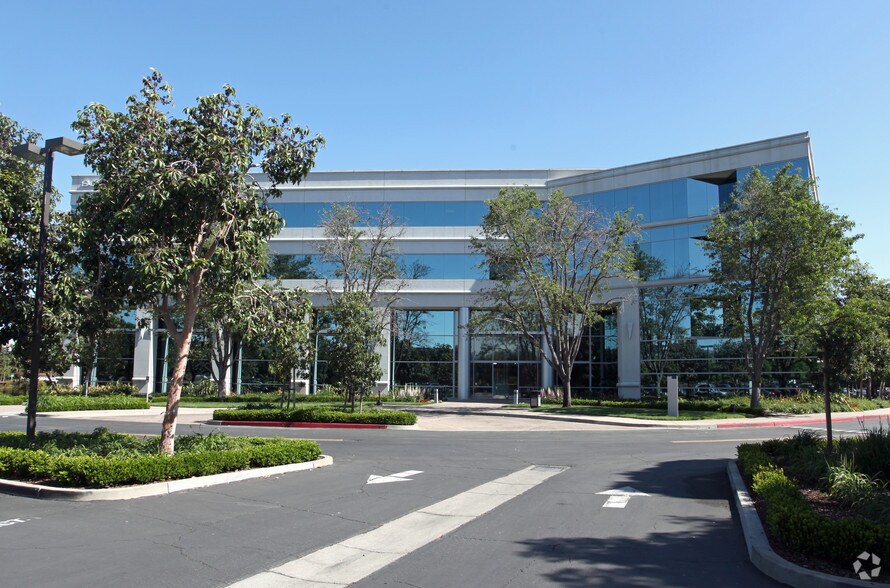 More Photos Of 100 Redwood Shores Pky, Redwood City Office For Lease