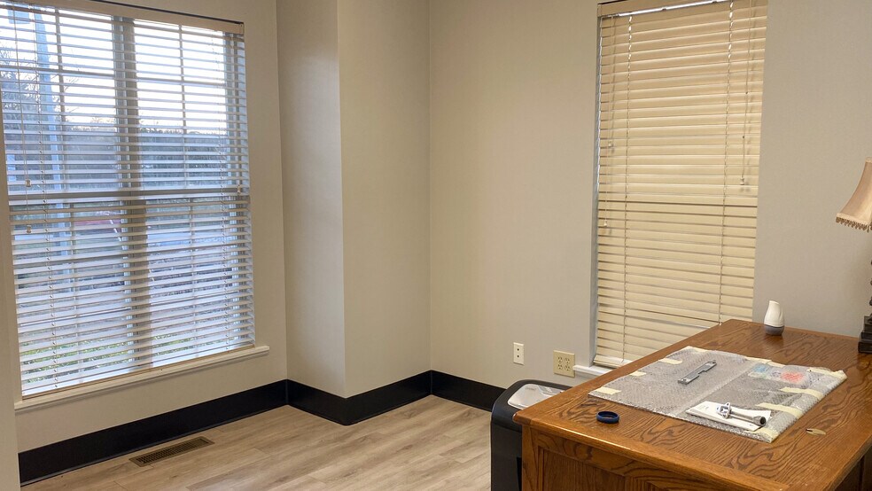 More Photos Of 2049 Beverly Rd, Gainesville Office For Lease