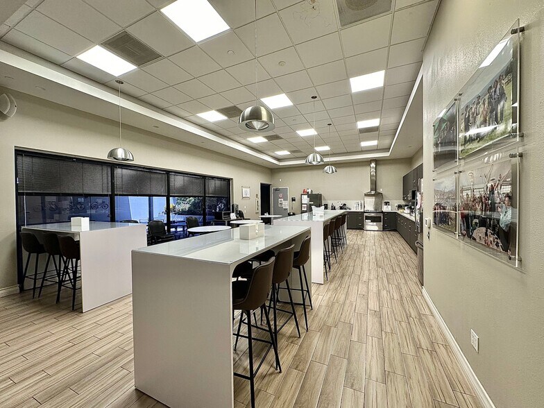 More Photos Of 185 W Chestnut Ave, Monrovia Office For Sale