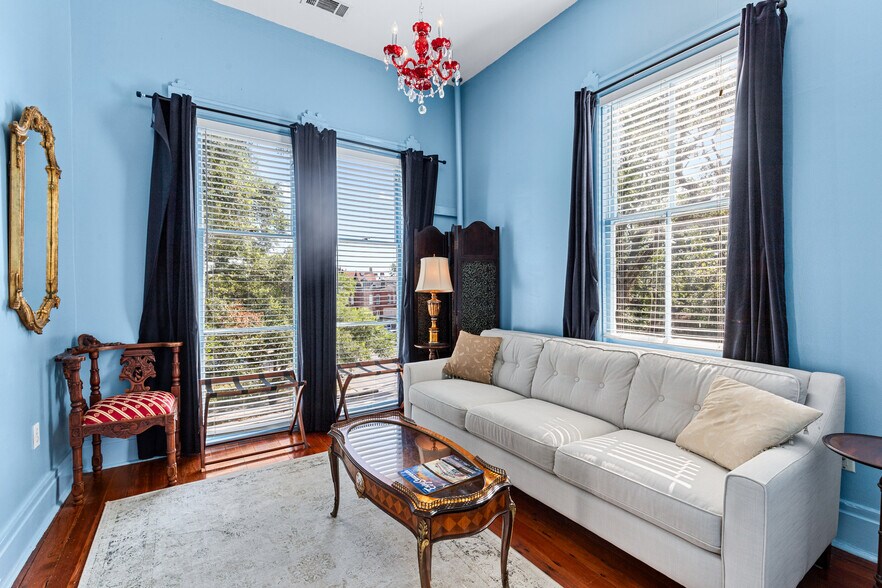 More Photos Of 402 E Gaston St, Savannah Hospitality For Sale