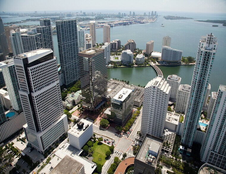 More Photos Of 777 Brickell Ave, Miami Office For Lease