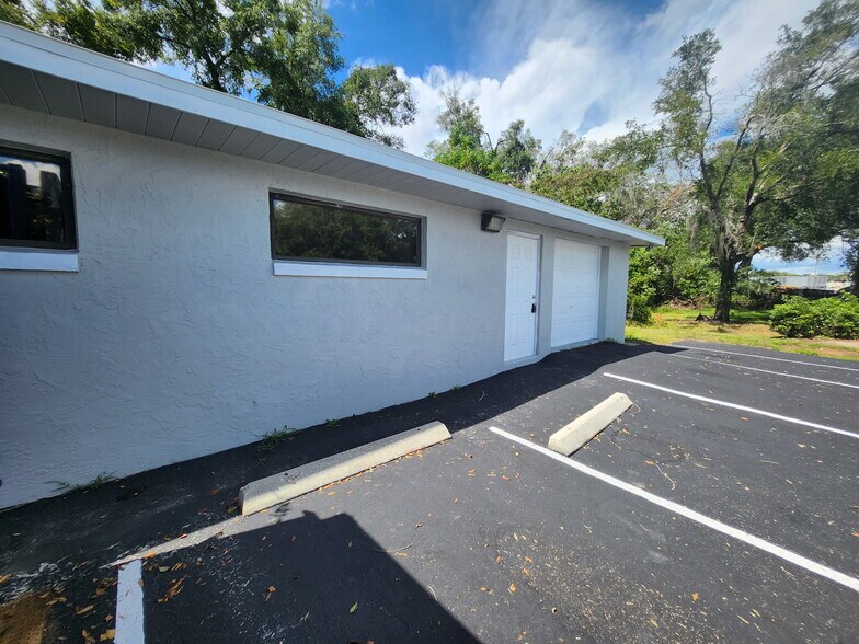 More Photos Of 1740 NE 23rd Ter, Ocala Warehouse For Lease
