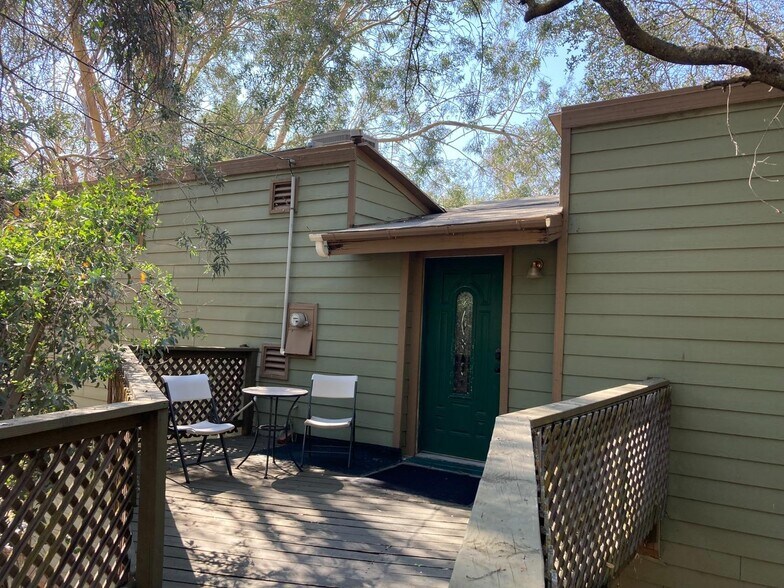 More Photos Of 42975 Sierra Dr, Three Rivers Hotel For Sale