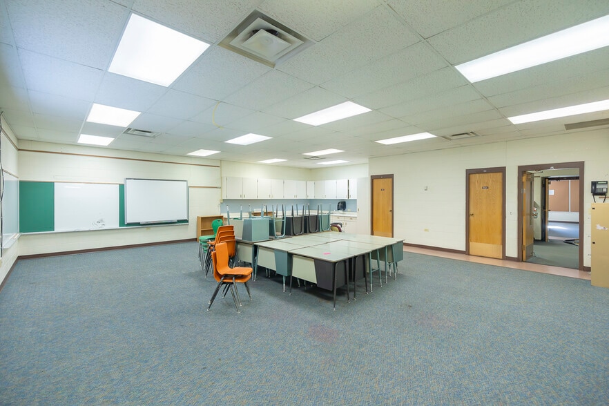 More Photos Of 202 Topaz Ave, Granby Schools For Sale