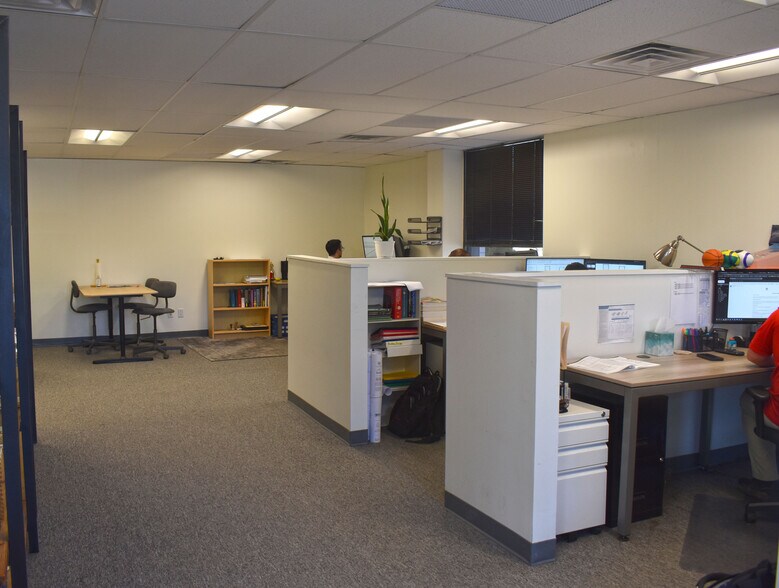 More Photos Of 176 Thompson Ln, Nashville Office For Lease