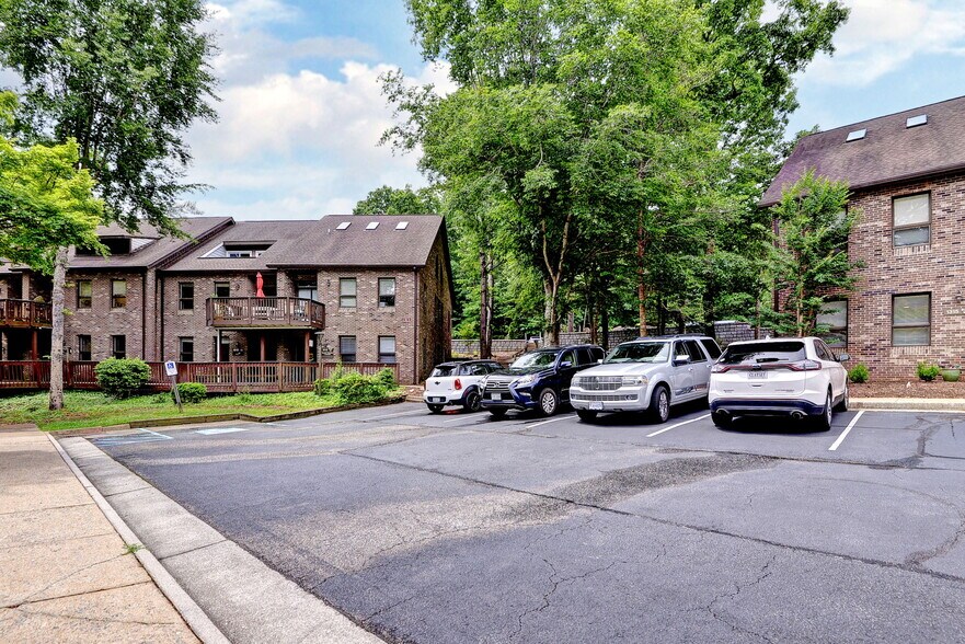 More Photos Of 1313 Jamestown Rd, Williamsburg Office For Sale