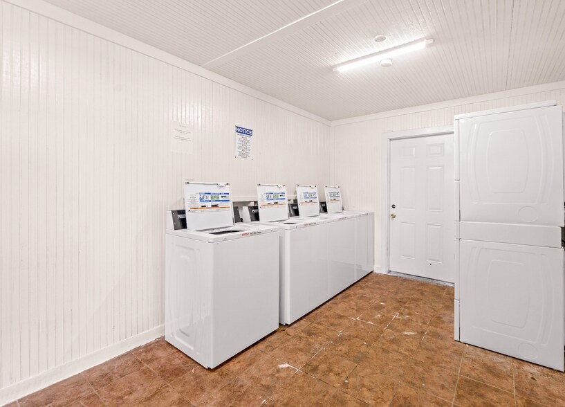 More Photos Of 1220 W Anderson Ln, Austin Apartments For Sale