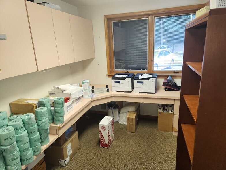 More Photos Of 360 Middletown Blvd, Langhorne Medical For Lease