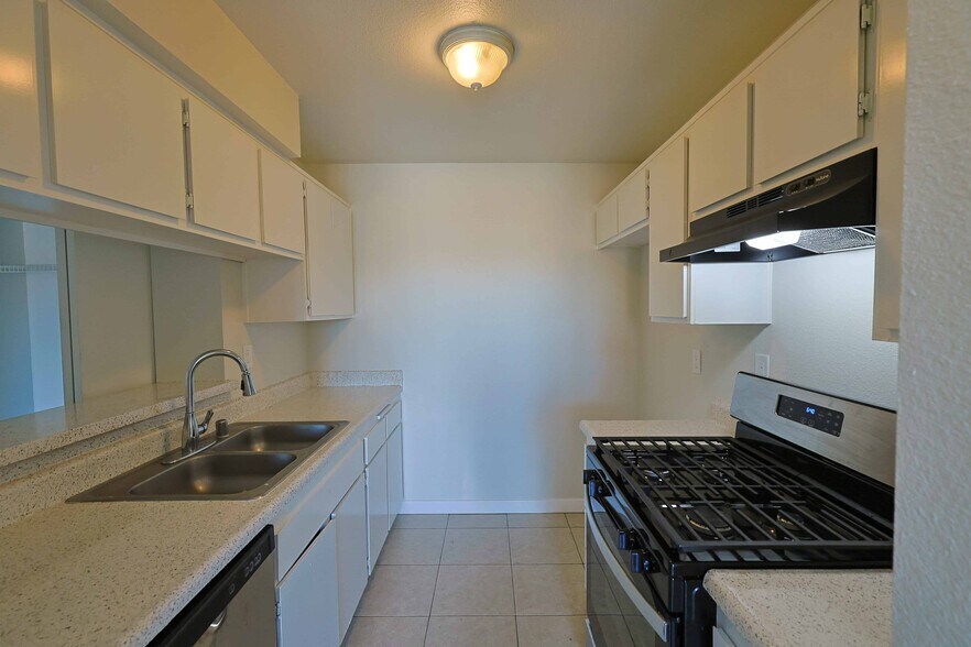 More Photos Of 8350 Gardendale St, Paramount Apartments For Sale