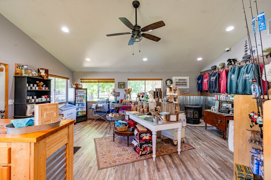 More Photos Of 8 W Curlew Lake Rd, Republic Self Storage For Sale