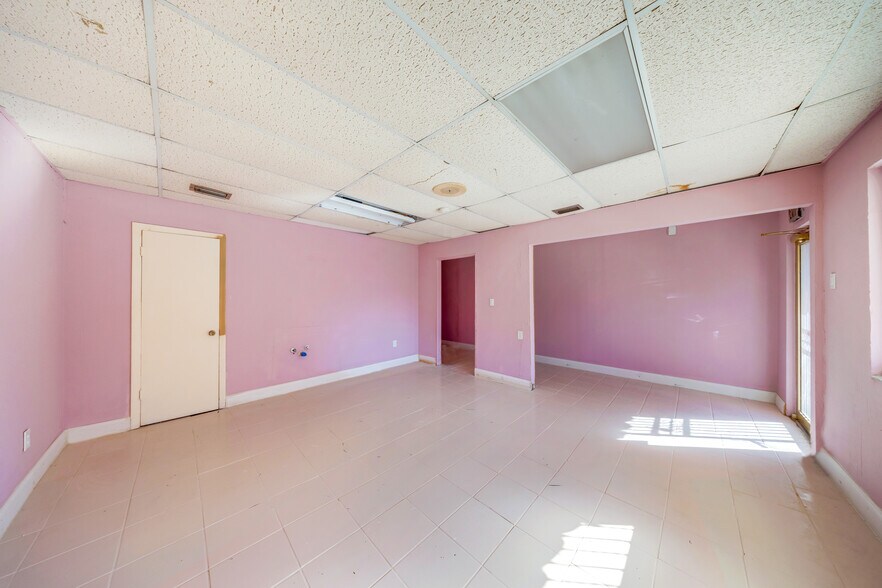 More Photos Of 159 NW 35th st, Miami General Retail For Lease