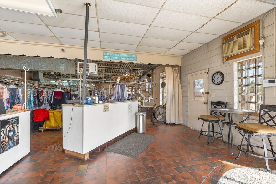 More Photos Of 1915 Kemp Blvd, Wichita Falls Office For Sale