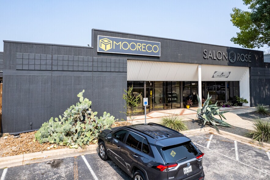 More Photos Of 4930 S Congress Ave, Austin Storefront For Lease