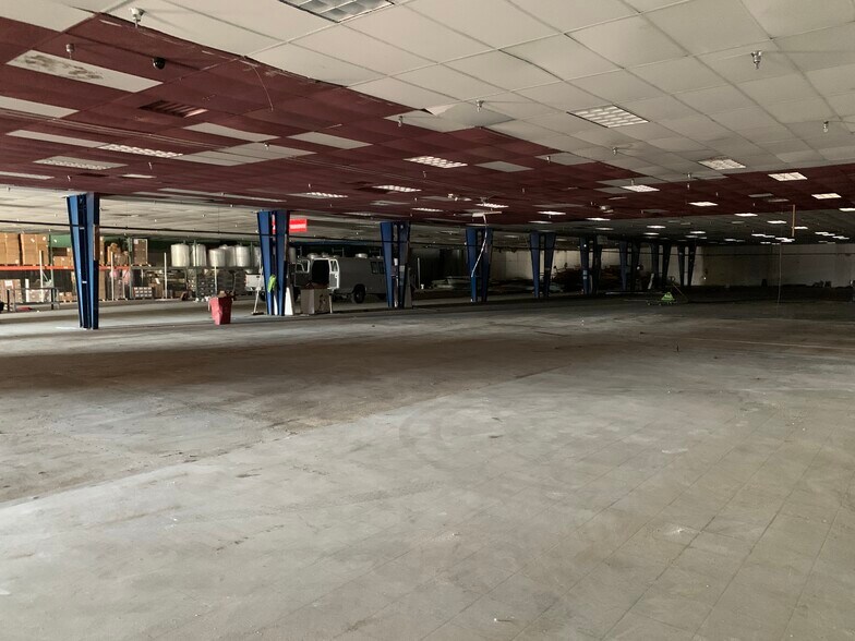 More Photos Of 1049-1051 Eastside Rd, El Paso Distribution For Lease