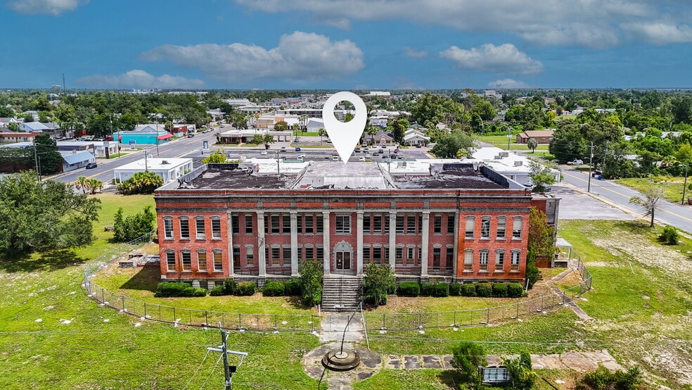 More Photos Of 101 E 7th St, Panama City Schools For Sale