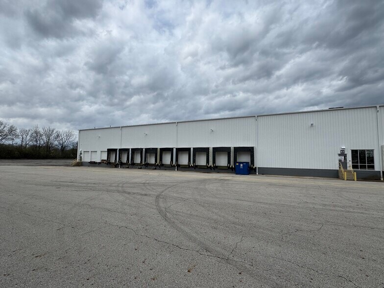 More Photos Of 4555 Lyman Dr, Hilliard Manufacturing For Lease