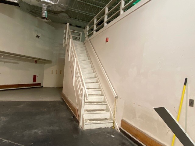 More Photos Of 10 Middletown Ave, North Haven Warehouse For Sale