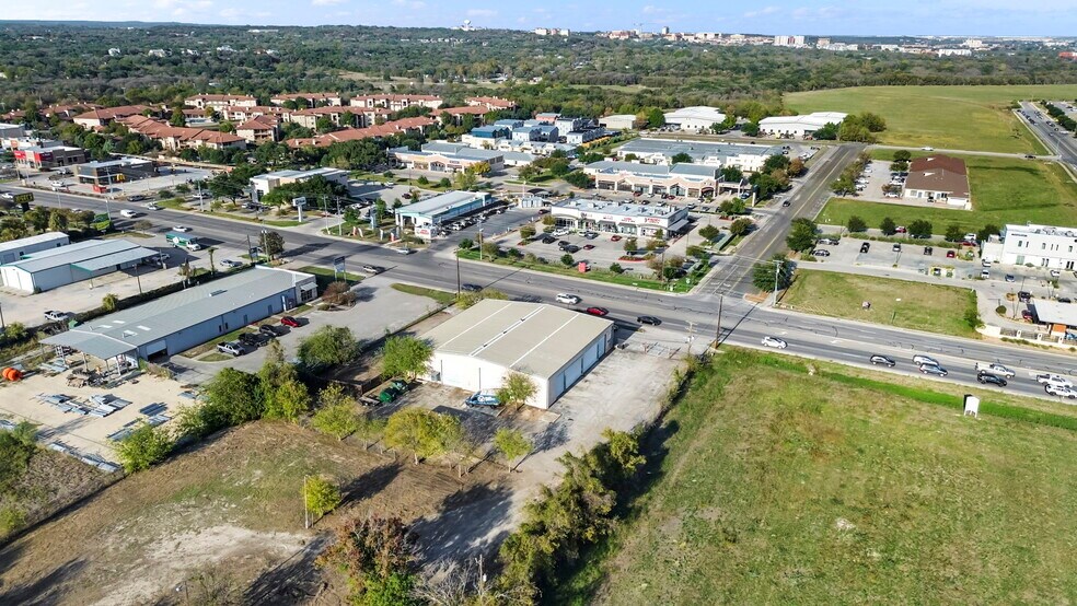 More Photos Of 290 Wonder World Dr, San Marcos Warehouse For Lease