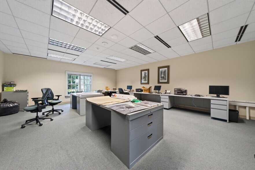 More Photos Of 1461 Highway EE, Winfield Specialty For Sale