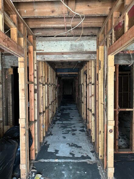 More Photos Of 122-126 W Main St, Williamston Storefront For Sale