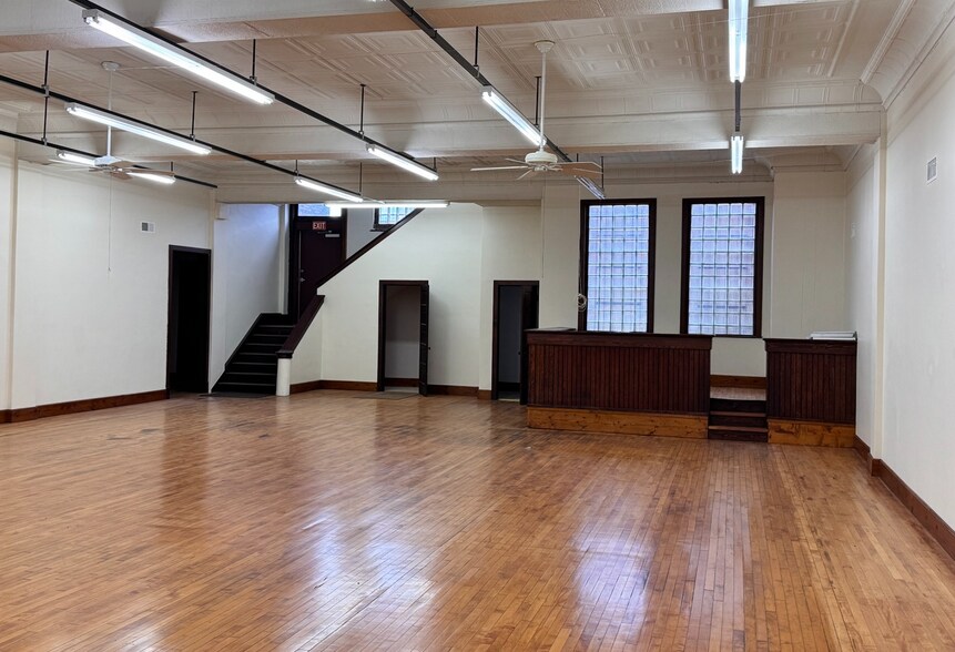 More Photos Of 425-433 1st St, LaSalle General Retail For Lease