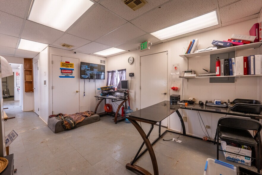 More Photos Of 500 Parsons, Walsenburg Specialty For Sale