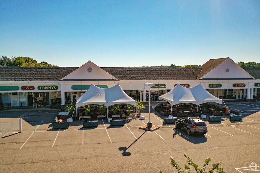 More Photos Of 7947 Jericho Tpke, Woodbury General Retail For Lease