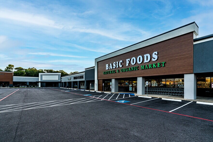 More Photos Of 6210-6410 Phelan Blvd, Beaumont Unknown For Lease