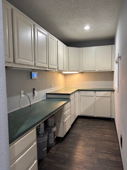 More Photos Of 400 Chisholm Valley Dr, Round Rock Unknown For Lease