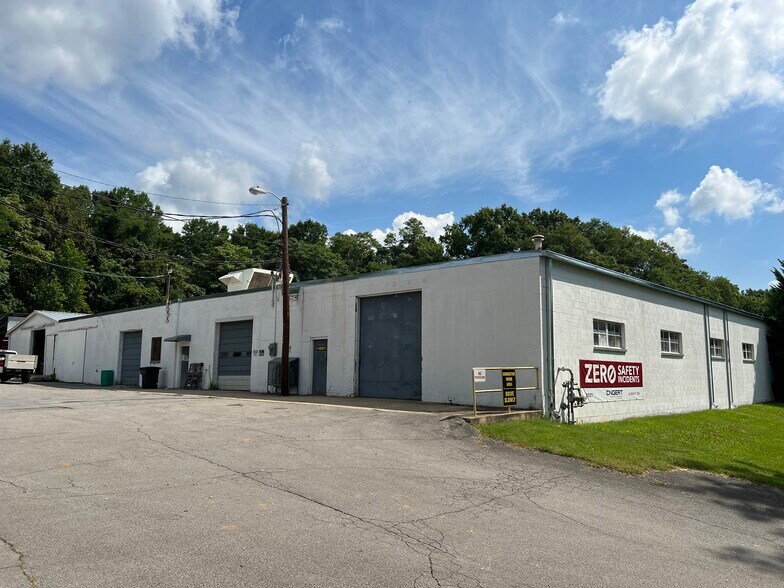 Primary Photo Of 1715 Riverside Dr, Knoxville Office For Sale