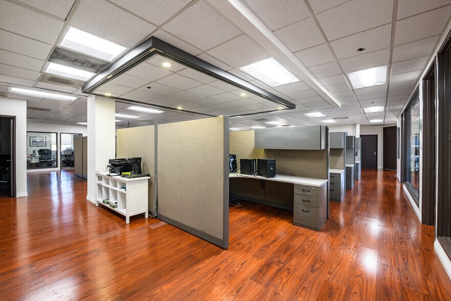 More Photos Of 7301 Topanga Canyon Blvd, Canoga Park Office For Lease