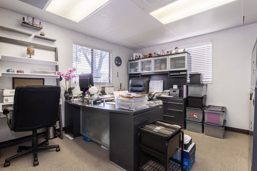 More Photos Of 669 Arroyo St, San Fernando Manufacturing For Sale