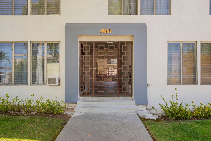 More Photos Of 1117 S Spaulding Ave, Los Angeles Apartments For Sale