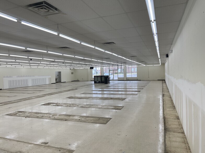 More Photos Of 343 Ash St, Benton Freestanding For Sale