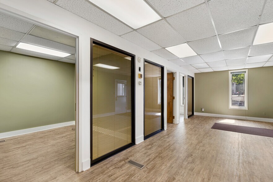 More Photos Of 279 N Main St, Kilmarnock General Retail For Sale