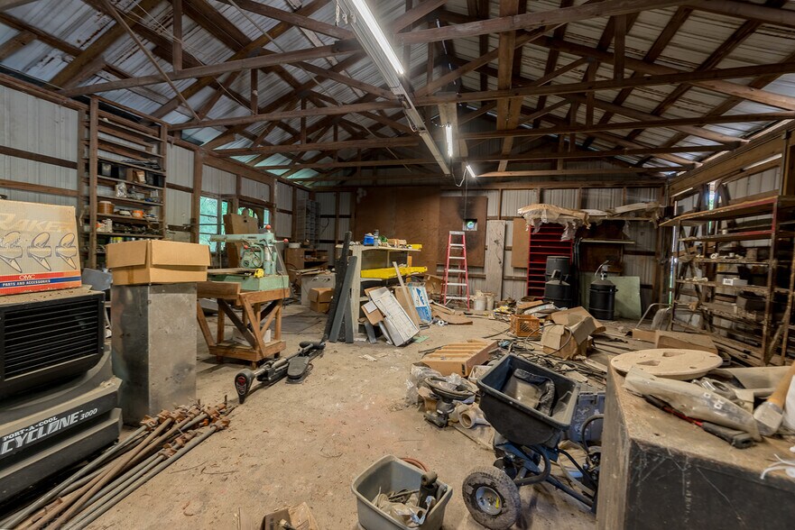 More Photos Of 2856 NE 187th St, Starke Manufacturing For Sale