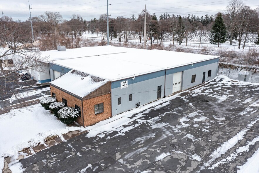 Primary Photo Of 170 Bennington Dr, Rochester Manufacturing For Sale