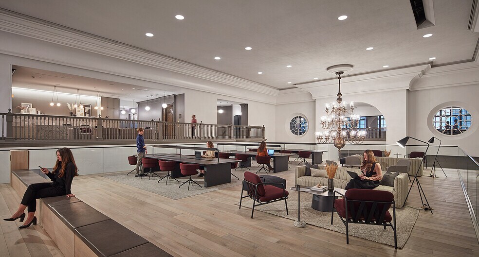 More Photos Of 33 N LaSalle St, Chicago Coworking Space
