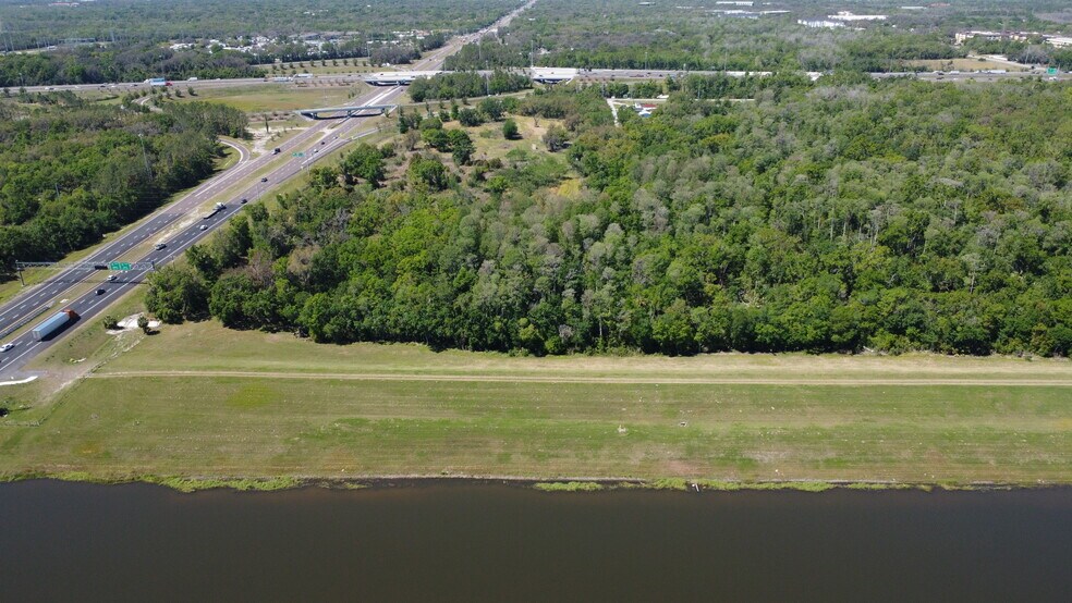 More Photos Of 9031 122nd Ave, Tampa Warehouse For Lease